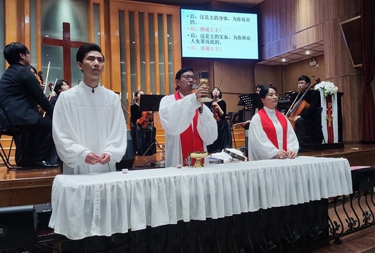 A communion service was held at Fuhua Church in Fuqing, Fujian, on April 6, Maundy Day, 2023.