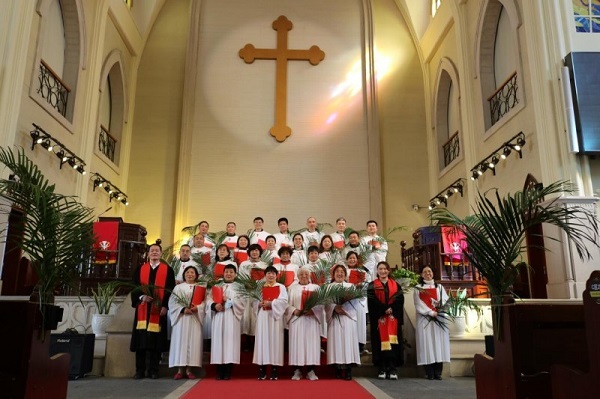 Chior members and pastors were pictured after a Palm Sunday service conducted at Shishan Church in Suzhou, Jiangsu, on April 2, 2023.