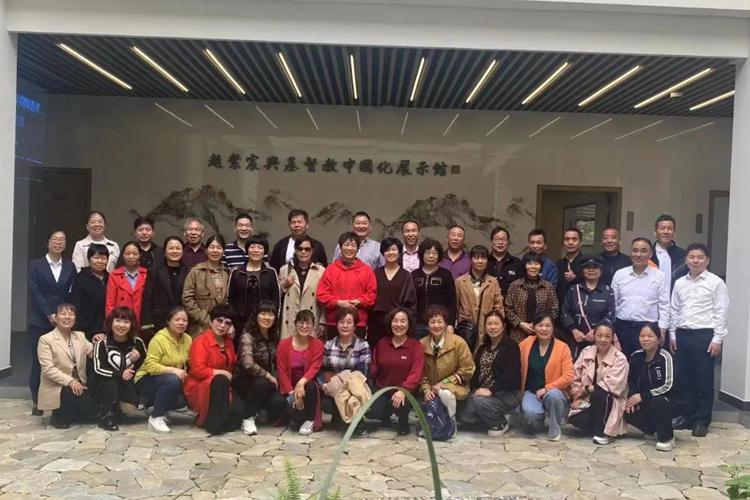 Pastoral staff of Jiaojiang Church in Taizhou, Zhejiang, and pastors of Xinshi Church in Huzhou, Zhejiang, took a group picture at Memorial Hall of T.C. Chao in Xinshi Church on April 21, 2023.