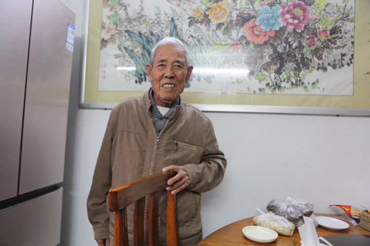 A picture of 99-year-old Rev. Paul Liang in Nanning, Guangxi