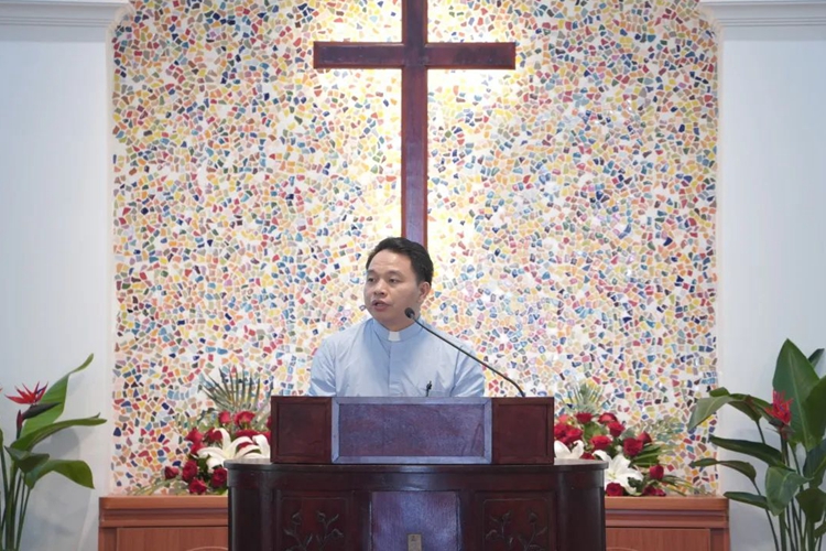 Senior Pastor Zhao Lidao of Fangcun Church in Guangzhou, Guangdong, reviewed the history of the church on May 30, 2023.