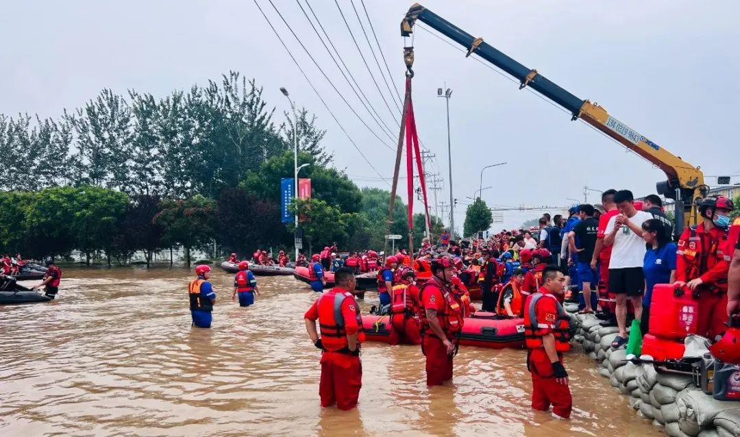 A flood rescue was underway in Zhuozhou, Baoding, Hebei, in early August, 2023.