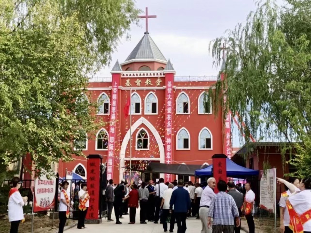  Bayinbaolige Town Church in Bayannur, Inner Mongolia