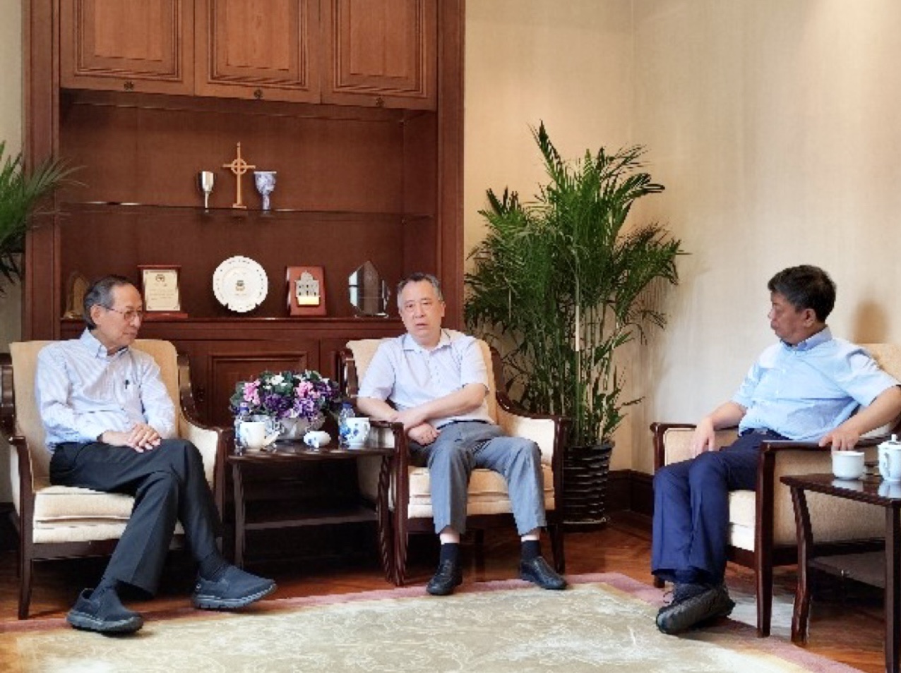 Rev. Xu Xiaohong, chairman of TSPM, and Rev. Wu Wei, president of CCC, received Dr. Danny Yu, president and founder of the Christian Leadership Exchange (CLE) in Shanghai on September 7, 2023.