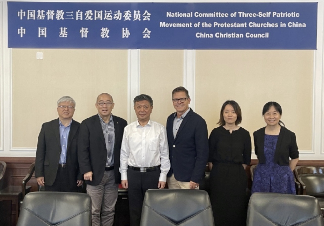 Rev. Wu Wei, president of the China Christian Council (third from the left), received Mr. Erik Burklin, president of China Partner (fourth from the left), and the delegation from the U.S. at CCC&TSPM's station in Shanghai on September 8, 2023.