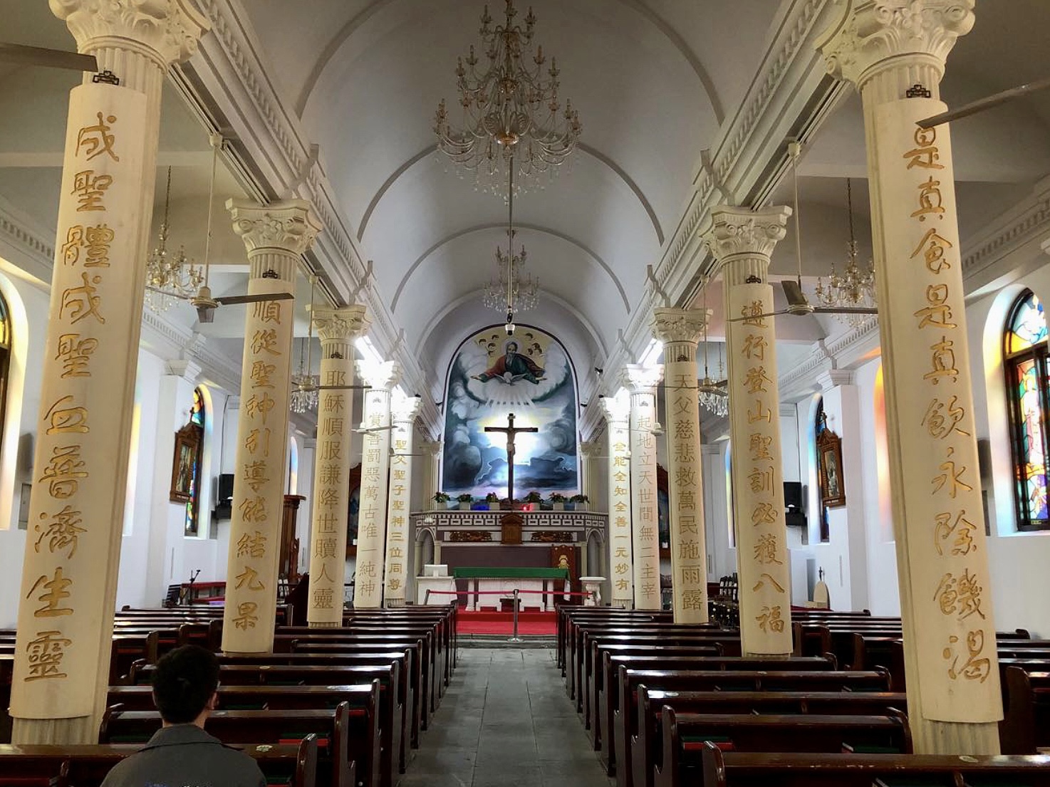  A picture of the interior of the Hangzhou Catholic Church in Zhejiang