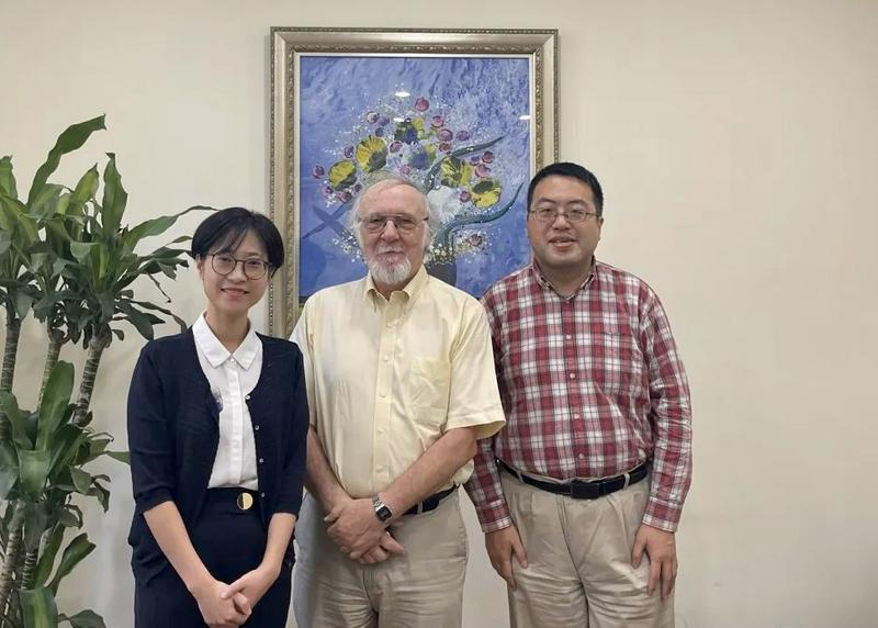 Rev. Zhang Aili, secretary general of Shanghai CC&TSPM, and Rev. Guo Feng, deputy secretary general of Shanghai CC&TSPM, received Dr. William Yoder on November 2, 2023.