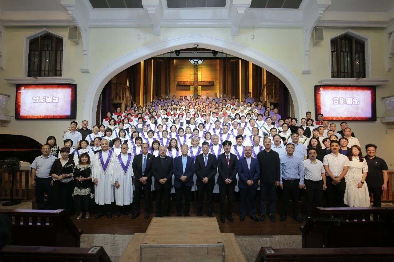 Choir members and pastors from Guangzhou CC&TSPM and the Hong Kong Chinese Christian Churches Union took a group picture after a sacred music ministry exchange concert which took place in Dongshan Church in Guangzhou, Guangdong, on November 11, 2023.