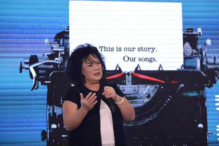 Qiu Yiping, member of the Heavenly Melody Choir, from Taiwan gave a testimony at the Second Impact Asia Alliance Summit in Jakarta, Indonesia, on November 3, 2023.