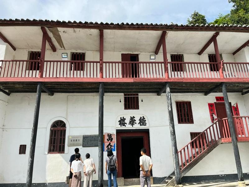 The exterior picture of the Dehua Building in Zhangcun, Wuhua County, Meizhou City, Guangdong Province