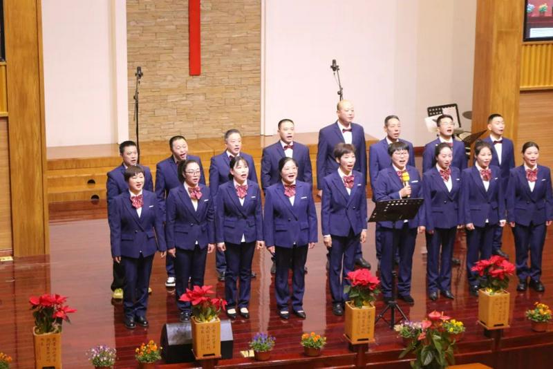 The choir performed to mark Christmas at the Xiaofeng Church in Anji County, Huzhou City, Zhejiang Province, on December 24, 2023.