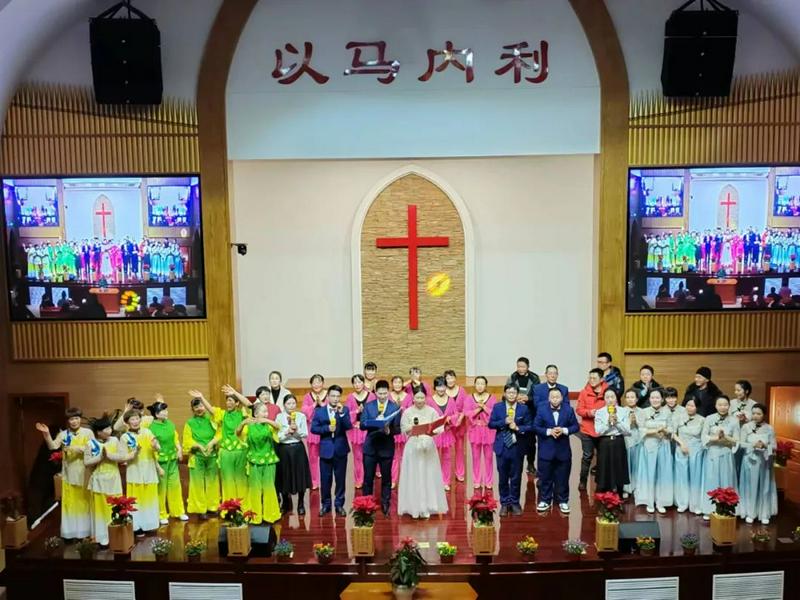 Congregants in beautiful suits performed to commemorate Christmas at the Xiaofeng Church in Anji County, Huzhou City, Zhejiang Province, on December 24, 2023.