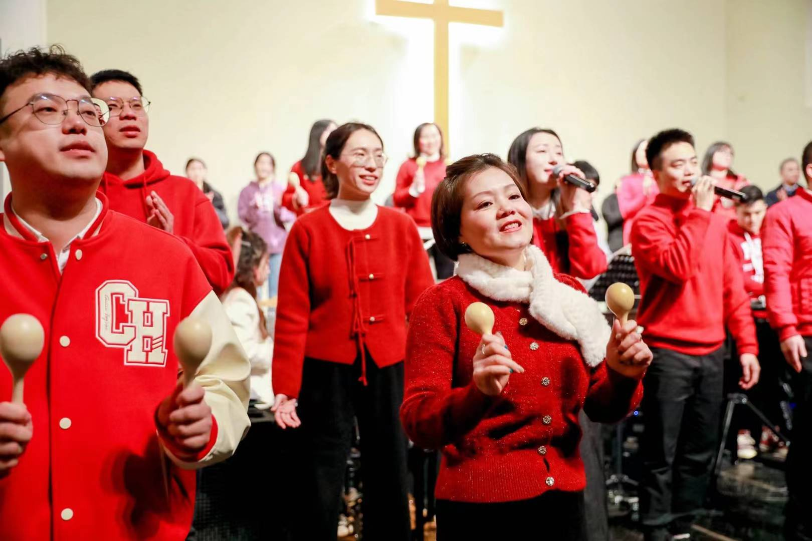 The youth fellowship of Huaxiang (Flower Lane) Church in Fuzhou, Fujian Province conducted an annual Christmas praise evening on December 24, 2023.