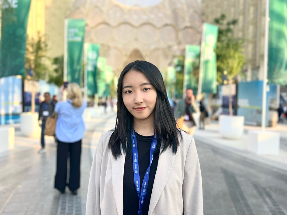 Liu Xinyan, a volunteer from Chengdu YMCA in Sichuan, was chosen as the sole delegate to attend the 28th United Nations Climate Change Conference (COP28) held in Dubai from November 30 to December 12, 2023.