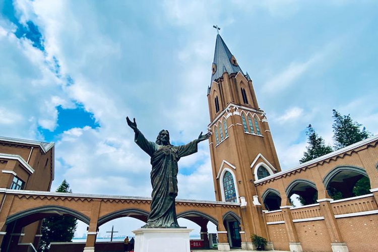Suzhou Dushu Lake Church with a sculpture of Jesus, Jiangsu Province