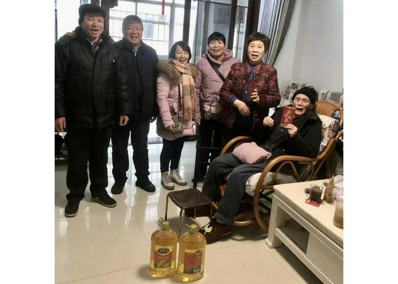 The Gospel Church visited over 40 elderly, sick, bedridden, and economically challenged believers with money, food, and care in Fengcheng City, Jiangxi Province, on January 29, 2024.
