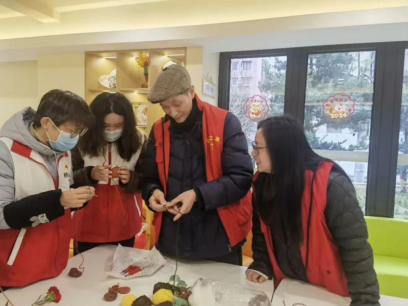 The affiliated social service center of the Hudong Church held charitable events to greet the Lantern Festival in Yangpu District, Shanghai City, on February 23, 2024.