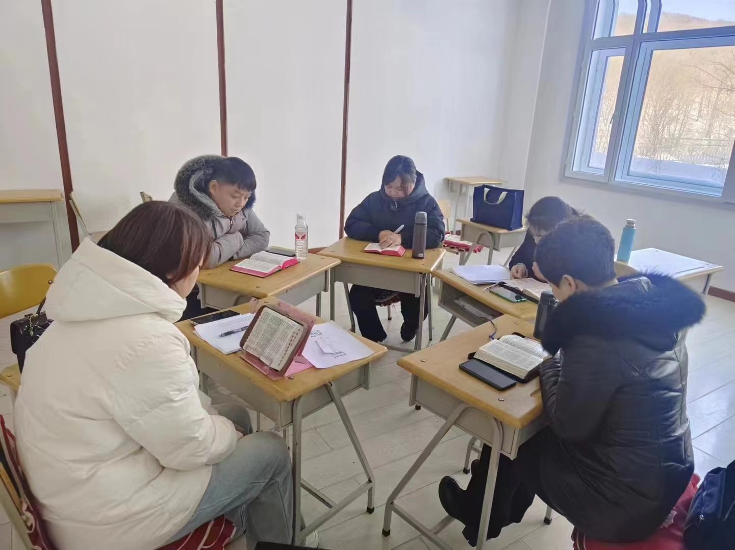 The five-day “Bible Reading Week” activity at Heilongjiang Theological Seminary has kicked off in Harbin City, Heilongjiang Province, from March 3, 2024.