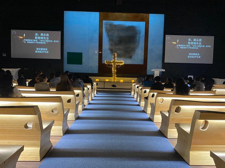 A Good Friday meditation and prayer meeting took place at Guangyin Church in Chengdu, Sichuan, on March 29, 2024.