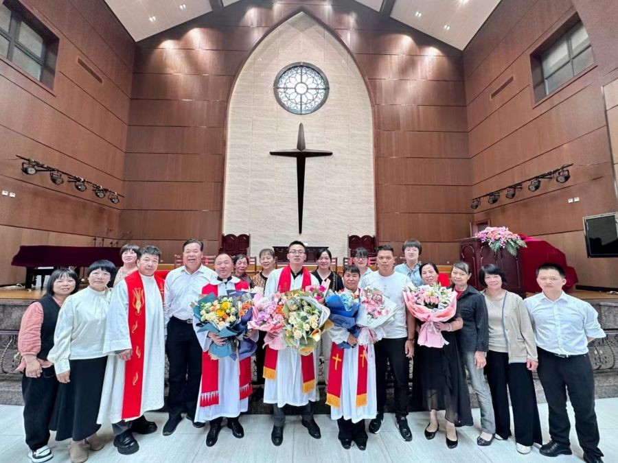 An ordaination ceremony was conducted by Fujian CC&TSPM at the chapel of Fujian Theological Seminary in Fuzhou City, Fujian Province, on April 15, 2024.