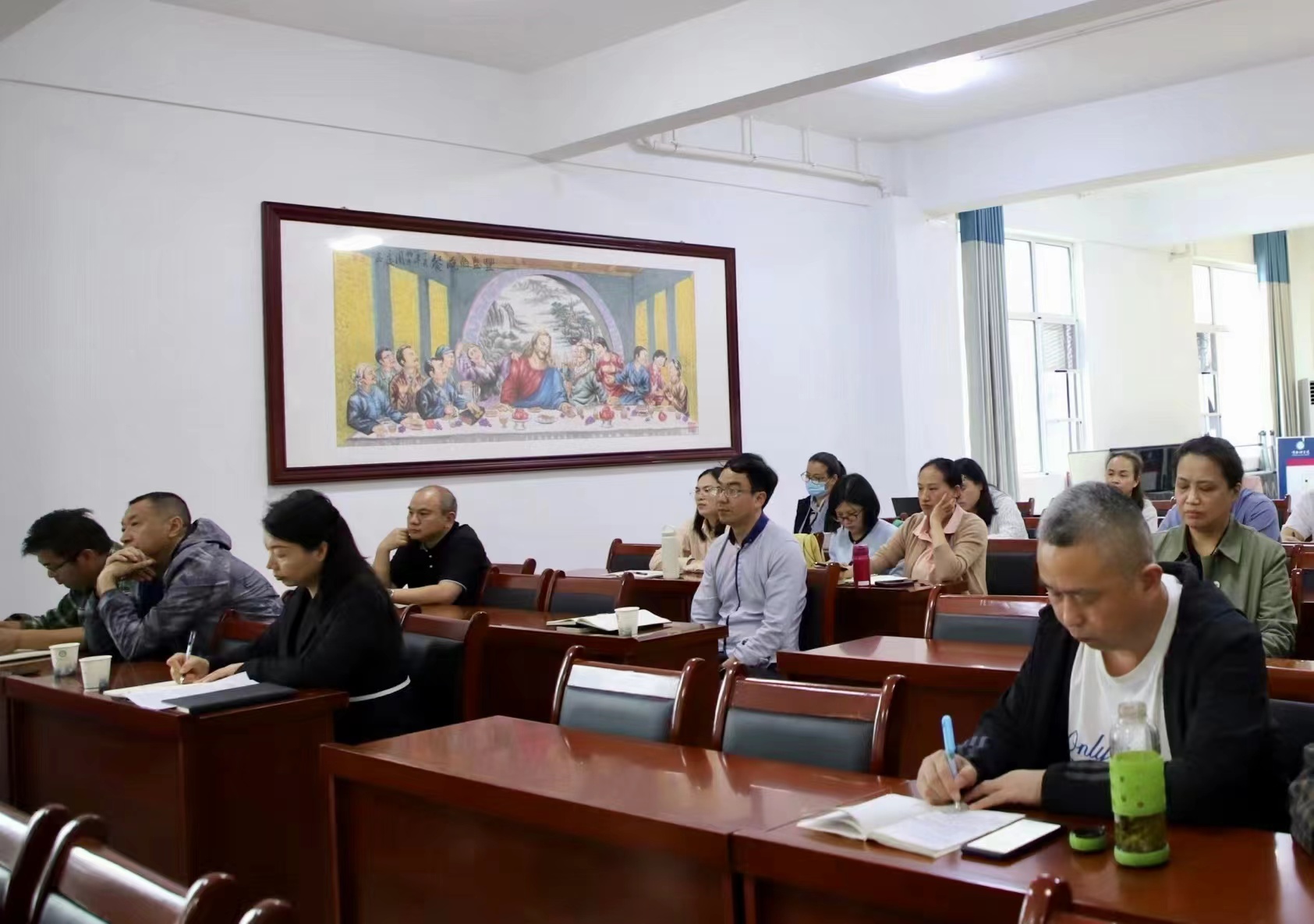 Hubei Provincial CC&TSPM held a meeting among all pastoral staff and a hearing on the decoration of staff's relocation housing in Wuhan City, Hubei Province, on April 16 and 19, 2024.