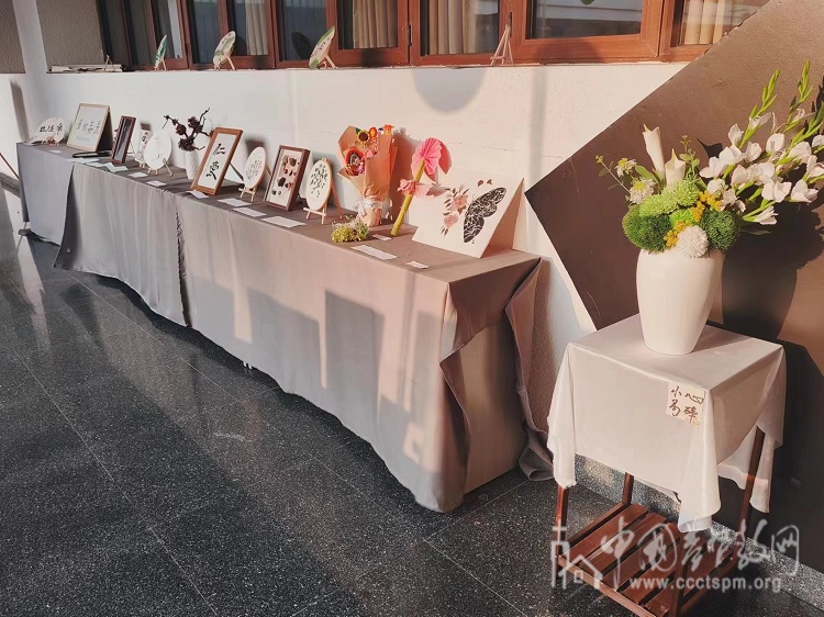 A painting, calligraphy, and artwork exhibition was carried out at Jinling Union Theological Seminary in Jiangsu from April 30 to May 17, 2024.