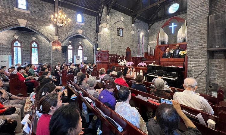 Rev. Prof. Dr. Jerry Pillay, general secretary of the World Council of Churches (WCC),  addressed the congregation to express gratitude for the shared experience of worship and unity in Christ during a worship service at St Paul’s Church in Nanjing, Jiangsu, on 26 May, 2024.