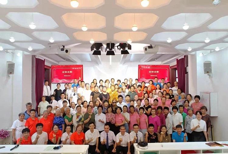 A group picture was taken during a celebration activity held for the first anniversary of the reopening of Wanshan Church in Guangzhou, Guangdong, on June 2, 2024.