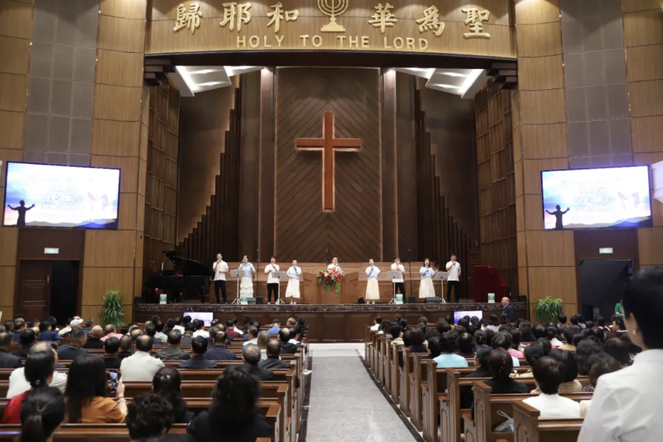 A thanksgiving & testimony service was held at Zhu'en Church in Longgang Town, Wenzhou City, Zhejiang province, on June 5, 2024.