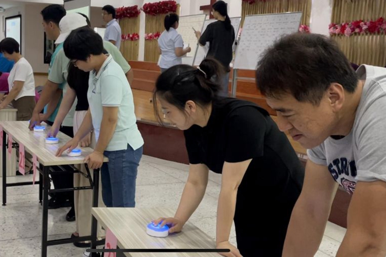 Believers participated in a buzzer quiz during the 10th Bible Recitation Competition at Beimen Church, Zhangzhou, Fujian, on June 29, 2024.