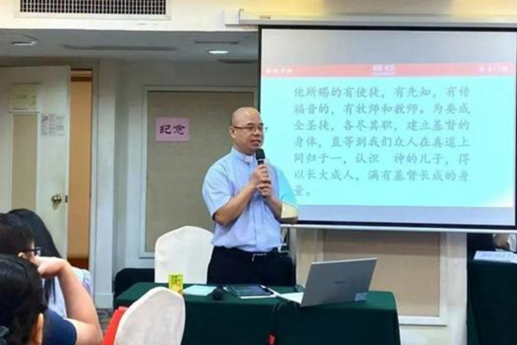 Rev. Wu Zhongwu, executive vice chairman of Guangzhou TSPM, gave a sermon during a mentorship training camp at Zhaoshi (Diligently Serving) Academy in Guangzhou, Guangdong, on June 20-22, 2024.