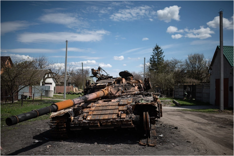 A destroyed tank on April 28, 2022 in Zahaltsi, Ukraine.