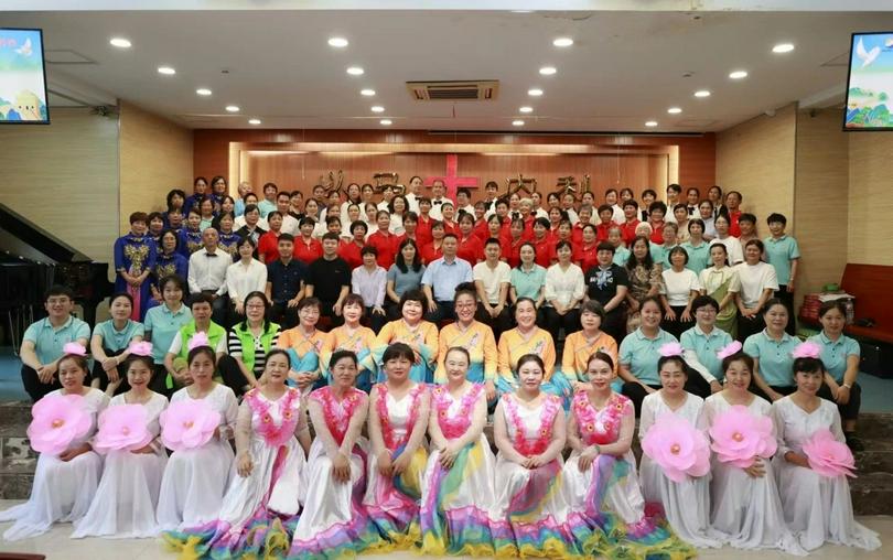 Xiangmihu Church and Bantian Church celebrated the 5th anniversary of Shatoujiao Church’s group ministry in Shenzhen City, Guangdong Province, on August 17, 2024.