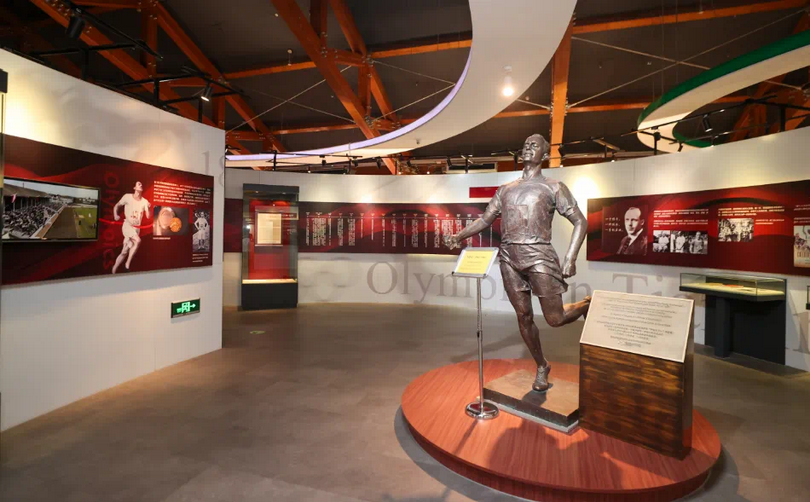 A picture of a statue of Scottish athlete Eric Liddell inside the permanent exhibition to commemorate Eric Liddell in Tianjin City