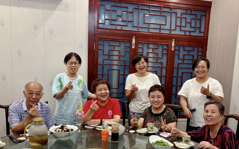 Zhendao Church held a love feast themed “Five Loaves and Two Fish" to send love to believers of needy families in Zhenjiang City, Jiangsu Province, in mid-September 2024.