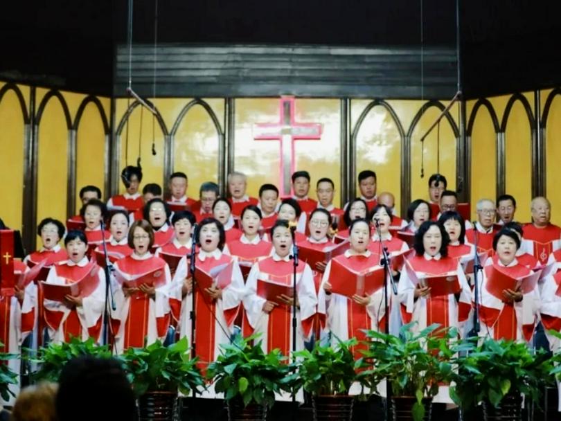 The Great Holy Choir held a praise meeting to commemorate its 45th anniversary at Chongwenmen Church in Beijing on October 25, 2024.