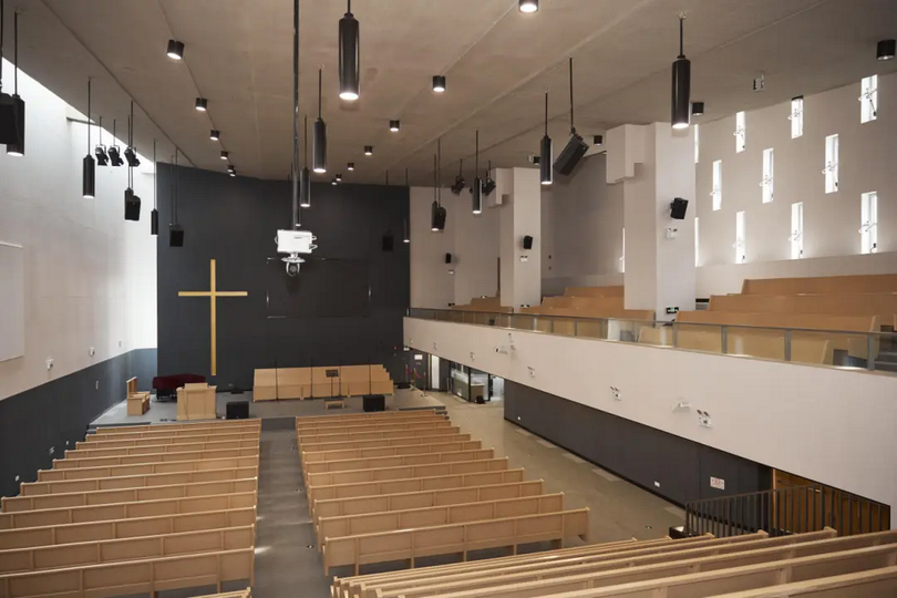 The interior view of the Yong'en Church's main chapel