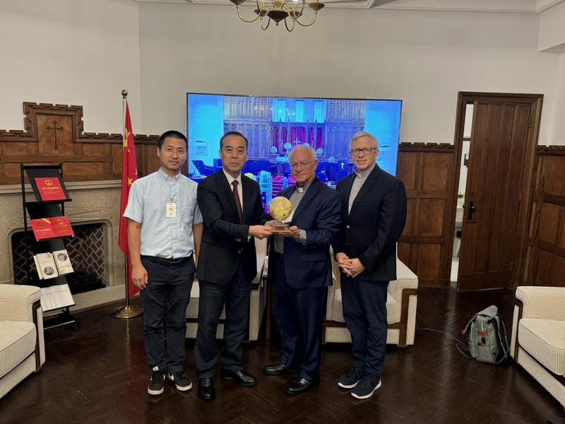 Members of the Outreach Foundation of the Presbyterian Church in the USA paid a visit to Shanghai Community Church in Shanghai on October 6, 2024.