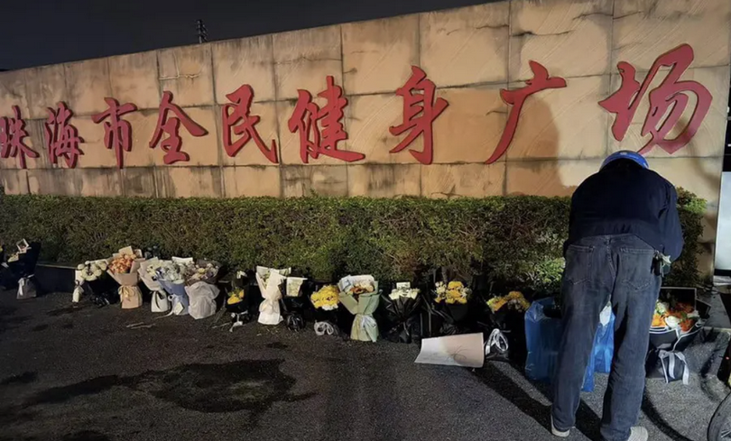 Citizens presented flowers in memory of the victims of the car accident occurred in Zhuhai City, Guangdong Province, on November 11, 2024.