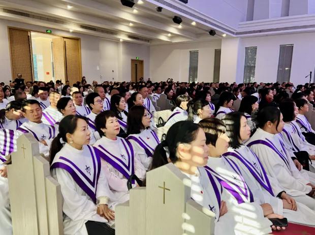 Participants observed the show during the sacred music gathering at Louqiao Church in Ouhai District, Wenzhou City, Zhejiang Province, on November 30, 2024.