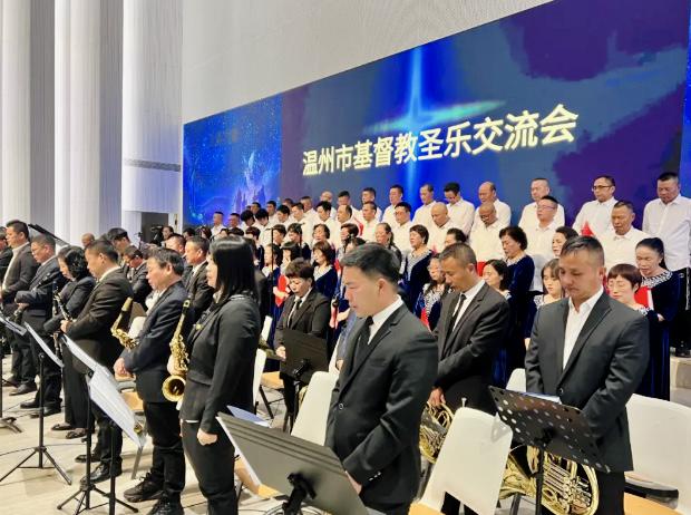 A choral group presented sacred music during the sacred music gathering at Louqiao Church in Ouhai District, Wenzhou City, Zhejiang Province, on November 30, 2024.