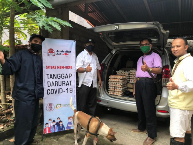 The Uniting Church in Australia's partners, the Protestant Church in Bali and MBM, have been out in the villages distributing essential food supplies and health packages in response to COVID-19.