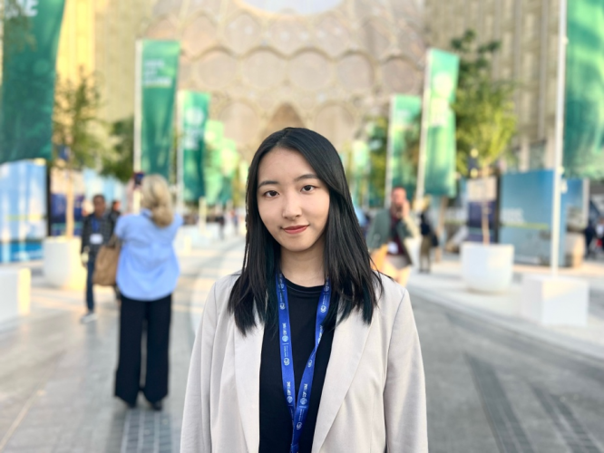 Liu Xinyan, a volunteer from Chengdu YMCA in Sichuan, was chosen as the sole delegate to attend the 28th United Nations Climate Change Conference (COP28) held in Dubai from November 30 to December 12, 2023.