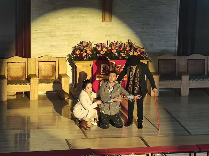 Believers staged the sacred drama "Return of the Prodigal Son" in commemoration of Christmas at the Gospel Church in Daxing District, Beijing, on December 25, 2024.