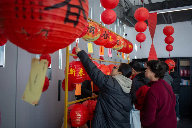 Before the Lantern Festival in 2025, the congregation joined the lantern riddle game at a church in Guangzhou City, Guangdong Province.