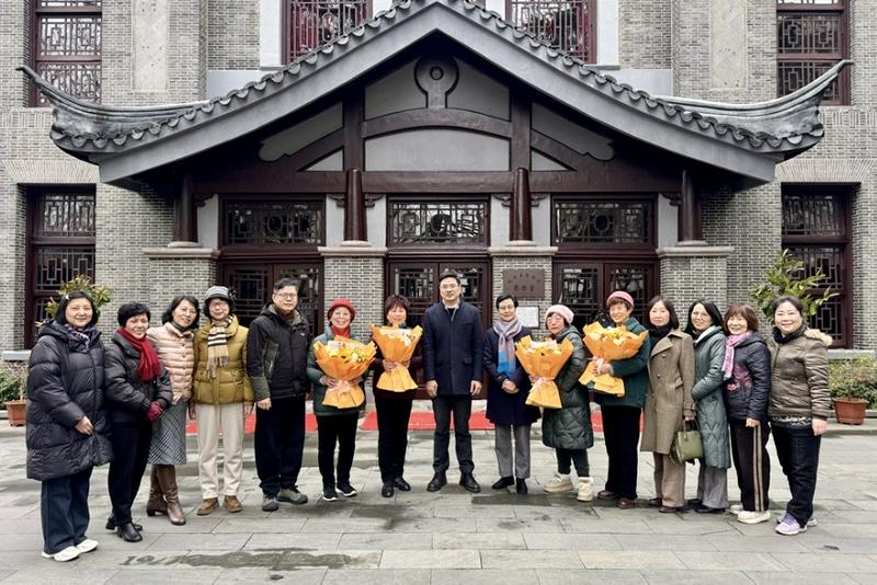 A commemorative photo was taken after the retirement ceremony for four church coworkers of the accounting team at the Sicheng Church in Hangzhou City, Zhejiang Province, on February 12, 2025.