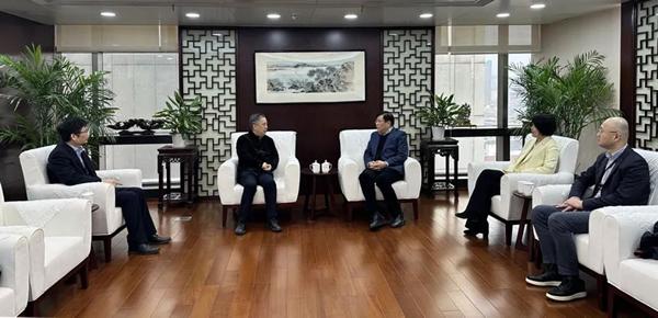 Rev. Xu Xiaohong (center left), Chairperson of the National TSPM, Gu Mengfei (second from the right), secretary general of the National TSPM, and Mr. Gao Yun (center right), secretary of the CPC Shanghai Huangpu District Committee, held a meeting in Huangpu District, Shanghai, on February 26, 2025.