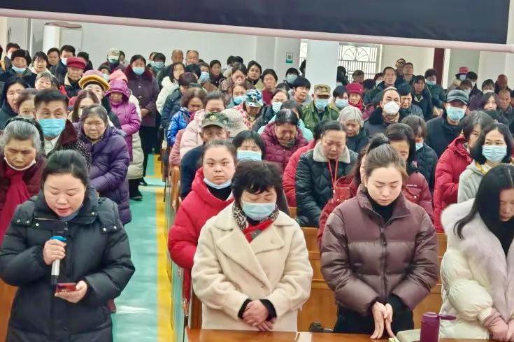 Congregants prayed at the World Day of Prayer gathering held at the Gospel Church in Zhongxiang, Jingmen City, Hubei Province, on March 9, 2025.