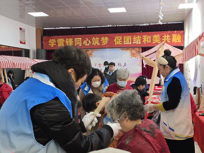 Christian volunteers conducted free haircuts for local elderly people in Qingdao City, Shandong Province, between February 28 and March 4, 2025.