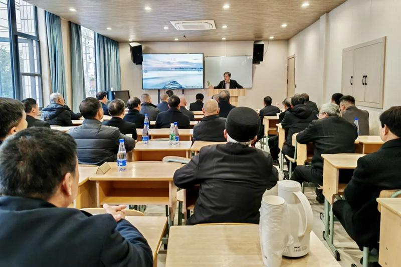 Rev. Zhang Yaofa, president of the Provincial CC, provided supplementary training for the "Honorary Elders" at Pingyang County CC&TSPM in Pingyang County, Wenzhou City, on March 15, 2025.